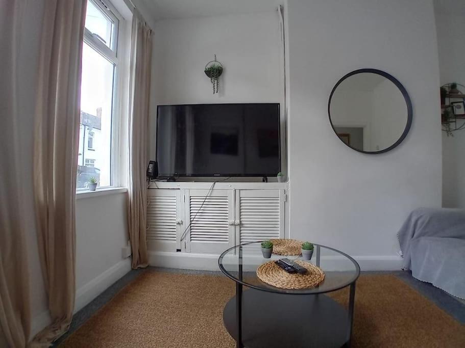 Large Family Home Central Location 3 Double Bedrooms And 1 Single Bedroom Cardiff Ngoại thất bức ảnh