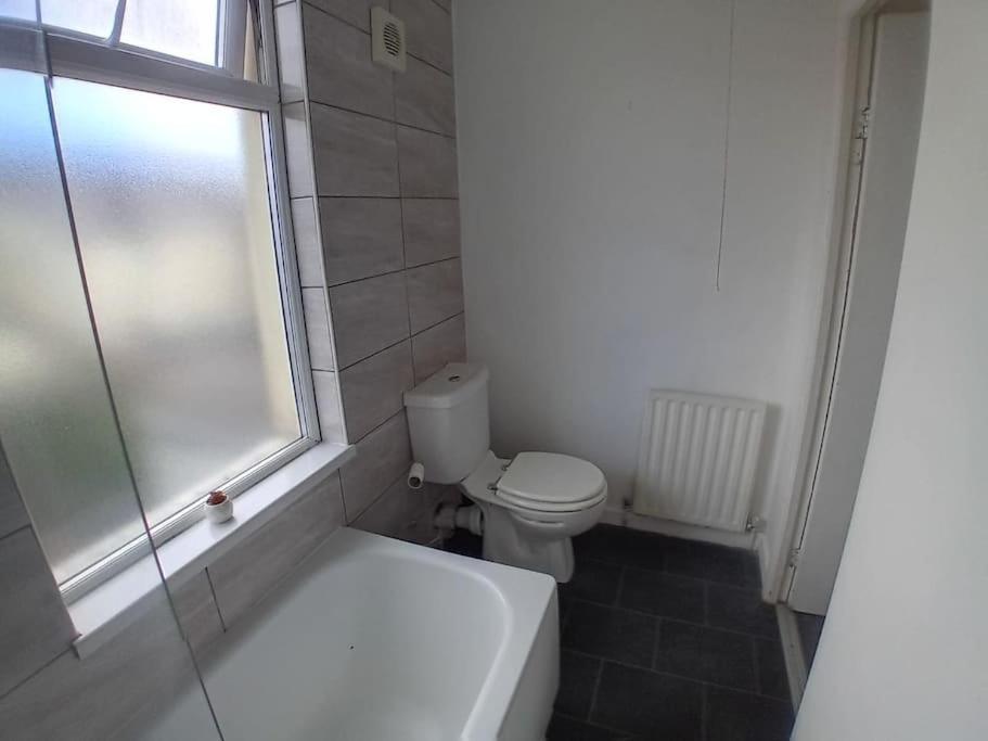Large Family Home Central Location 3 Double Bedrooms And 1 Single Bedroom Cardiff Ngoại thất bức ảnh
